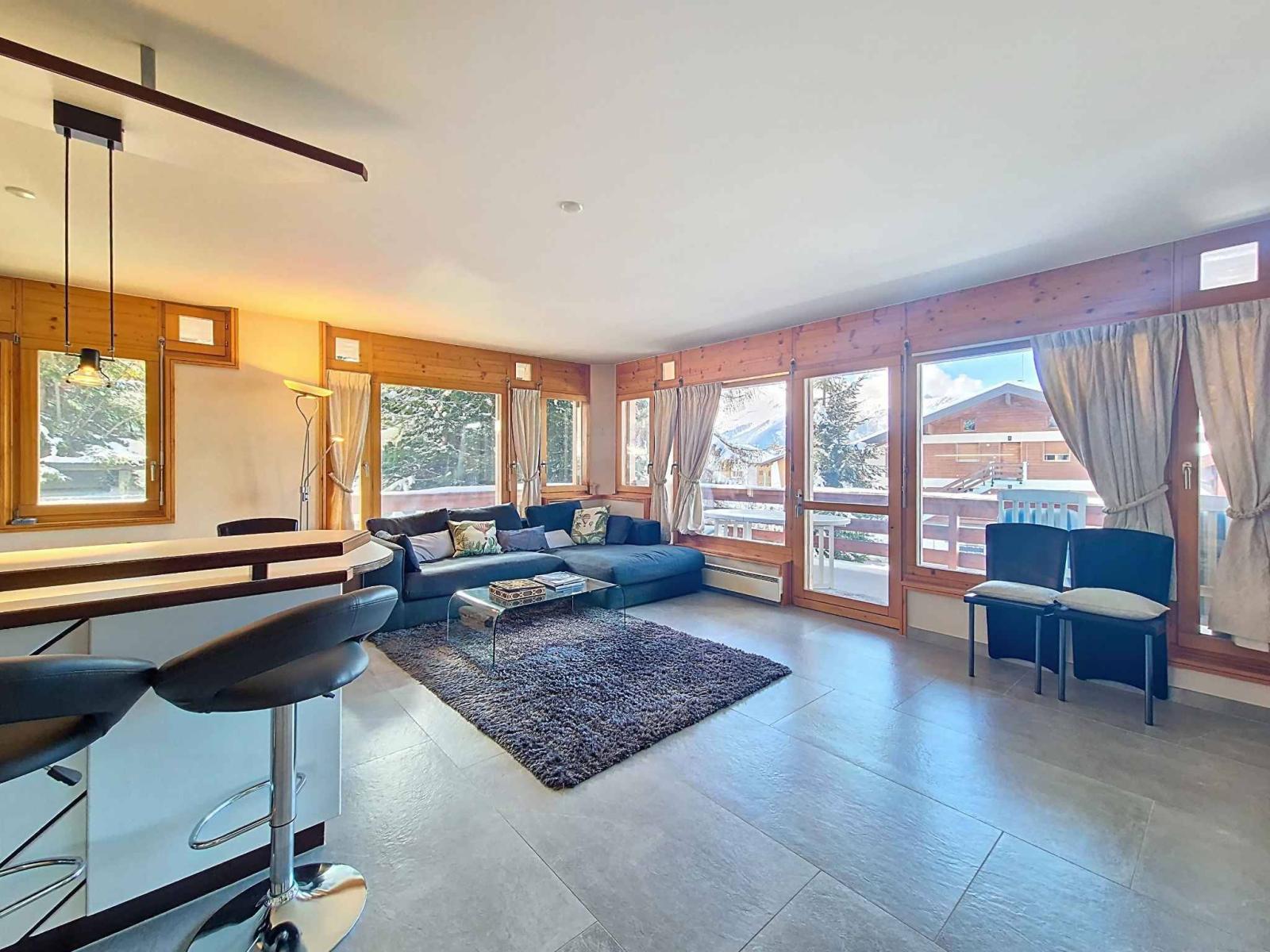 BEL APPARTEMENT 3 CHAMBRES 100 M2 - CENTRAL ET AU CALME