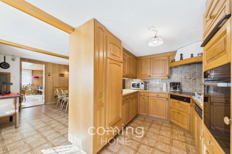 Weitläufige 7.5-Zimmer-Wohnung in Saas-Almagell - zwei Einheiten, Bergpanorama und Zweitwohnsitz möglich