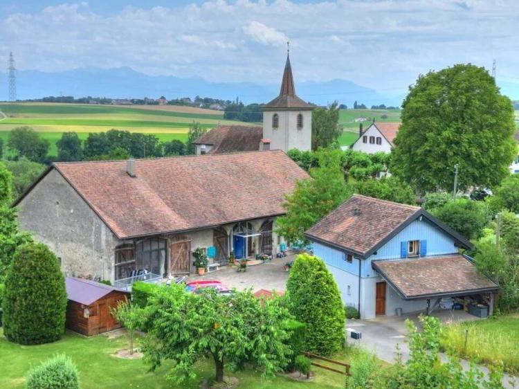 Ferme de charme et petite maison individuelle à Colombier ? Un lieu d'histoire et d'avenir