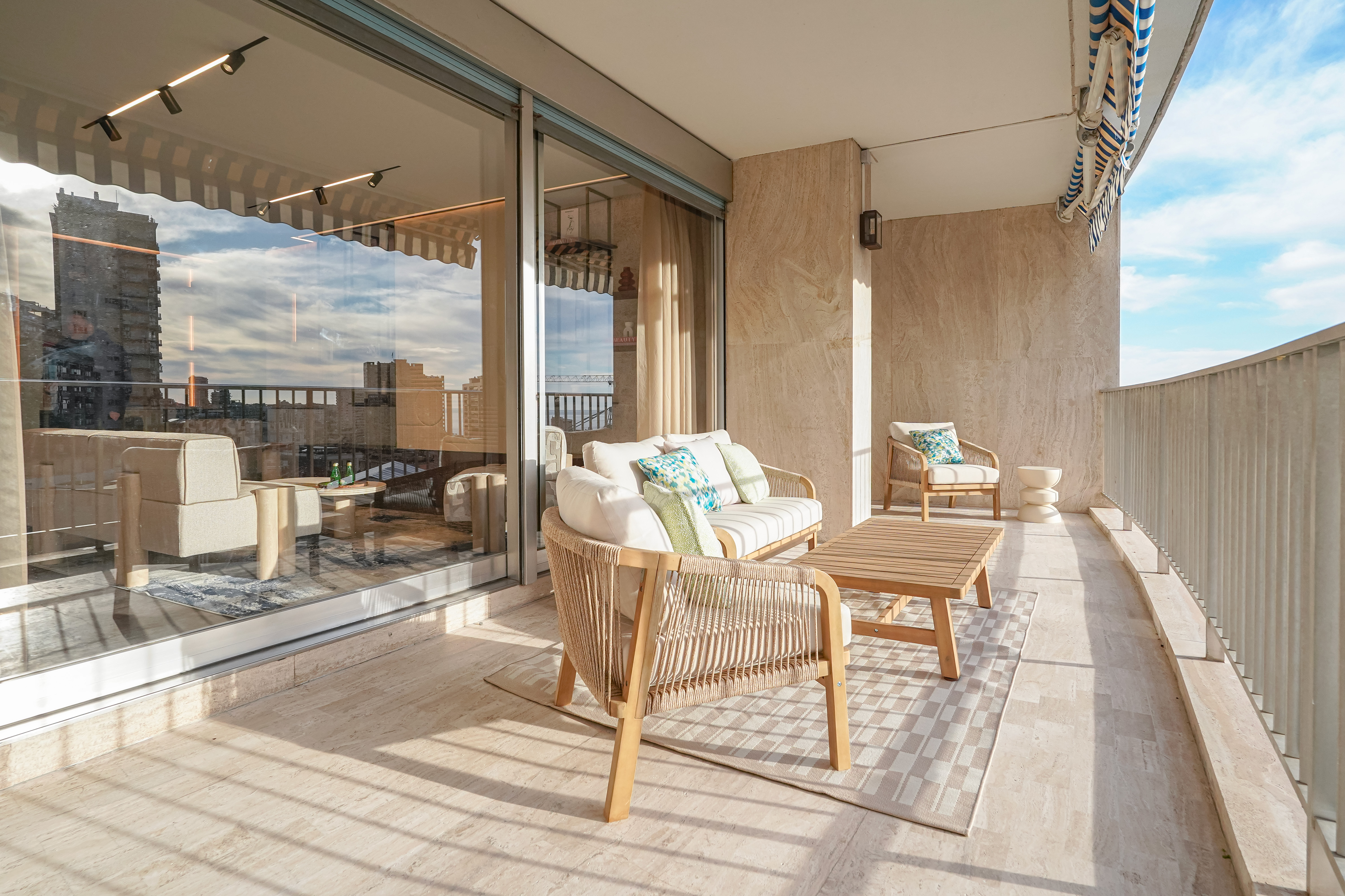 IUfdt_terrasse-2-chateau-perigord-barnes-valeri-agency-monaco-1767801912.jpg
