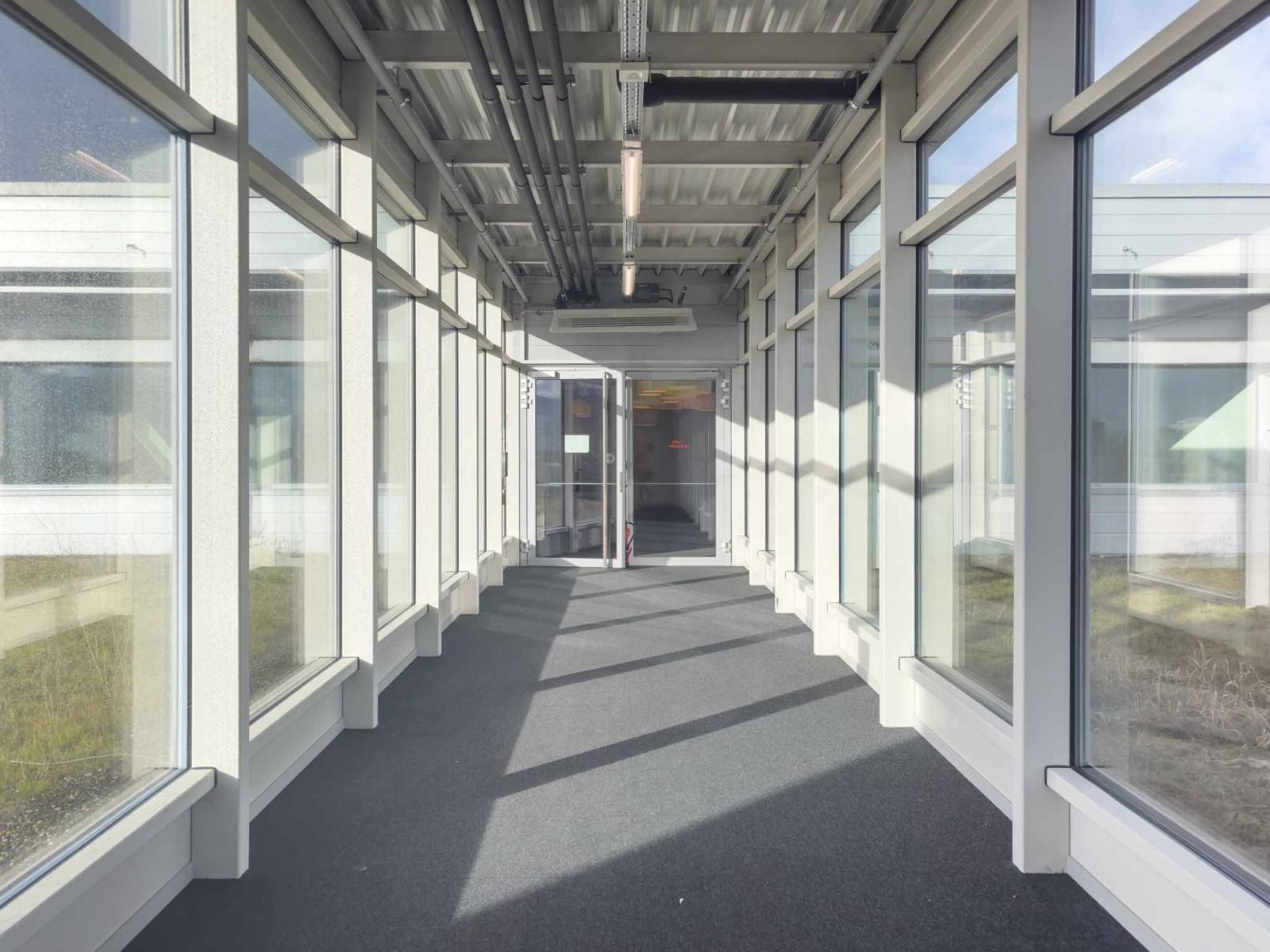 Vernier - Surface de 903 m2 en attique - Immeuble IKEA