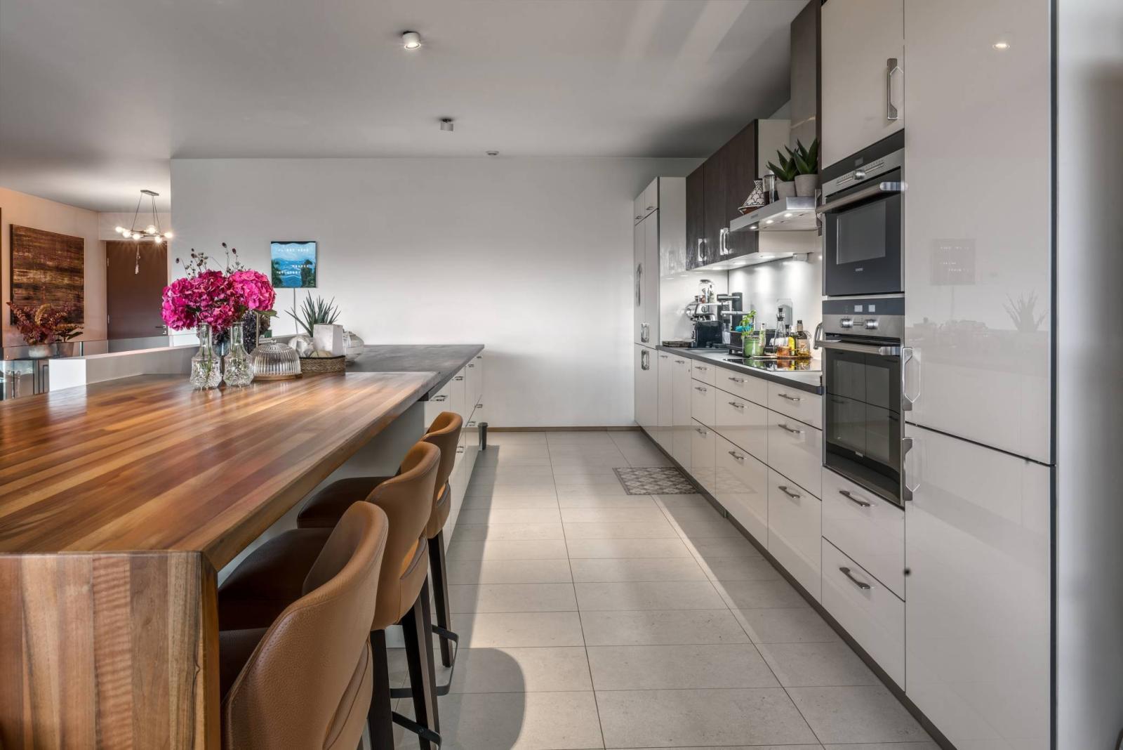 EN EXCLUSIVITÉ - duplex de 5 chambres avec terrasses, jardins et vue lac