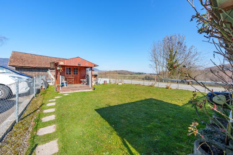 MAISON FAMILIALE AU CALME AVEC GRAND JARDIN