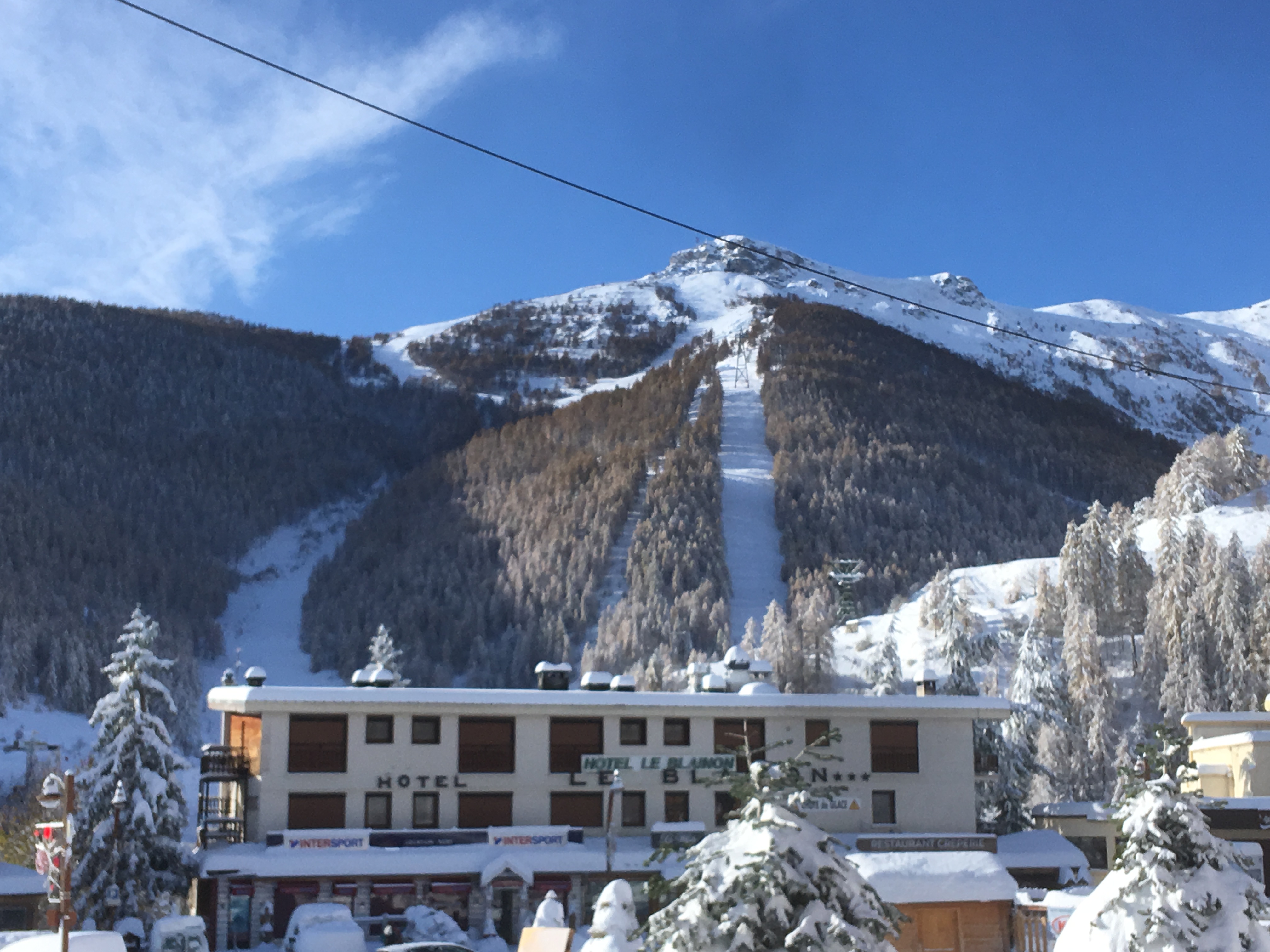j5lpT_the-spot-piste-1694594827.jpg