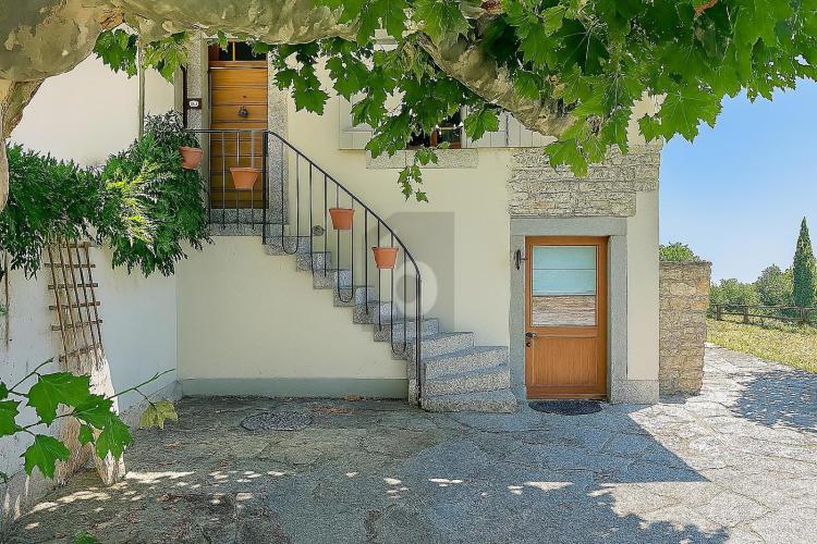 RIVE GAUCHE : VILLA JUMELÉE AU CADRE DEXCEPTION