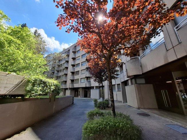 Appartement de 4 pièces lumineux situé à Champel