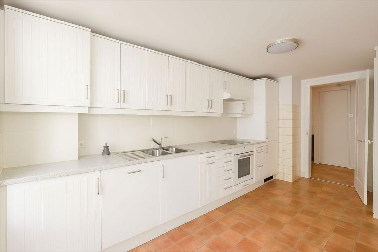 Charmant appartement de 2 pièces rénové à Laténa