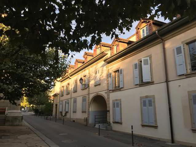 CAROUGE - PLACE DU TEMPLE 8 - Appartement 1 pièce de 39 m2 environ RDC