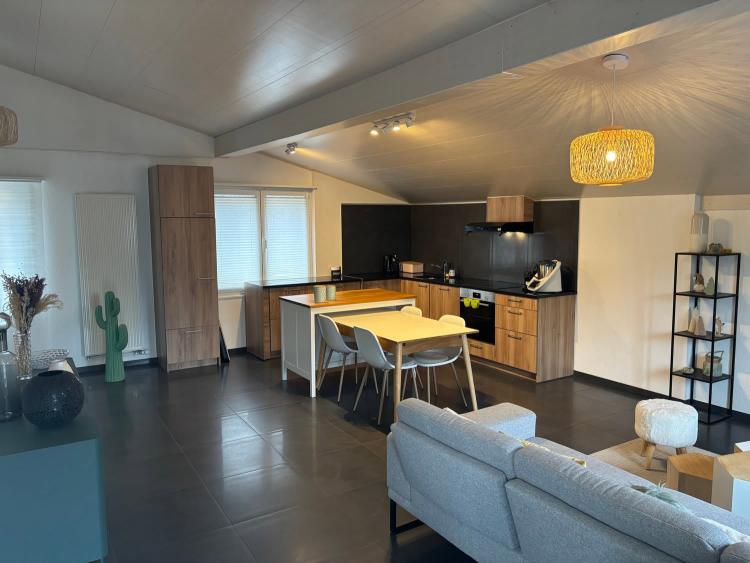 Sehr schönes 3,5-Zimmer-Apartment mit großem Balkon