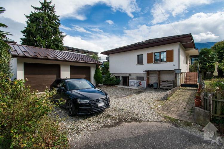 Villa individuelle à rénover de 7.5 pces