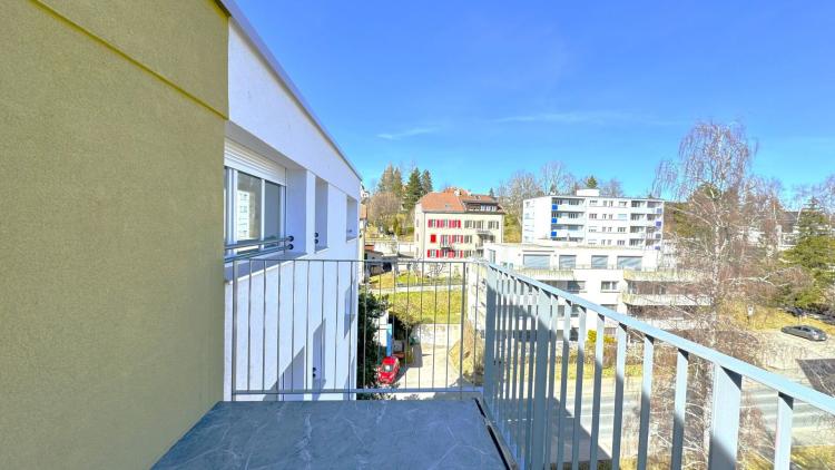 Appartement 2 chambres moderne à La Chaux-de-Fonds - Idéal pour étudiant & première occupation après rénovation complète