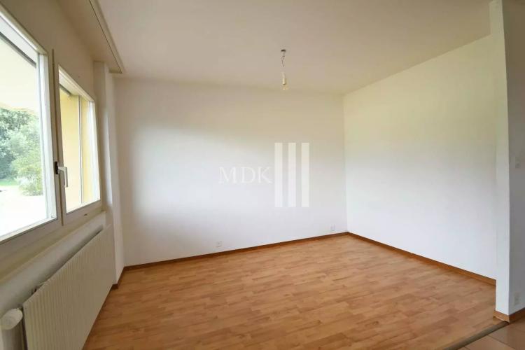 À louer à Monthey un studio au rez-de-chaussée.