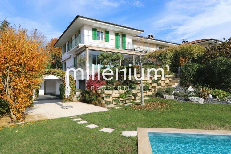 Belle maison 8P avec piscine à Onex