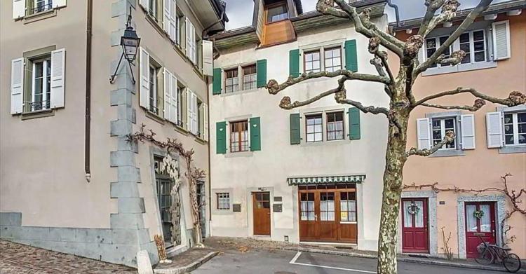 Maison contiguë 11 pièces