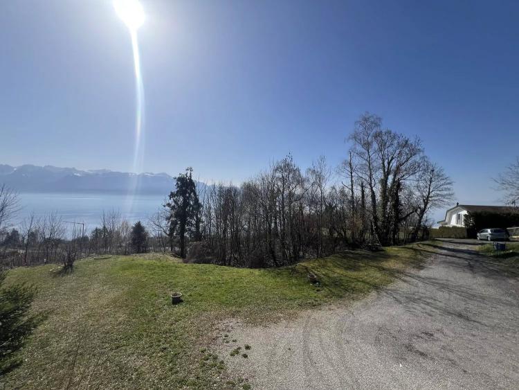 Magnifique 4.5 pièces avec vue lac, terrasse et jardin privatifs!