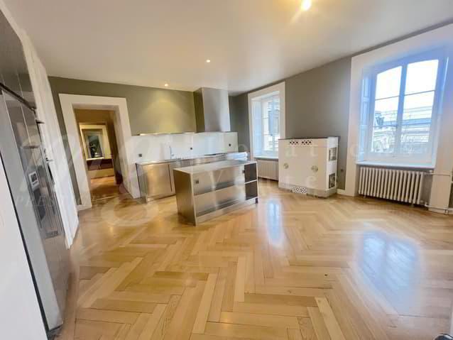 SUPERBE APPARTEMENT HAUSSMANIEN DE 11 PIECES - 415 M2 - EN VIEILLE...