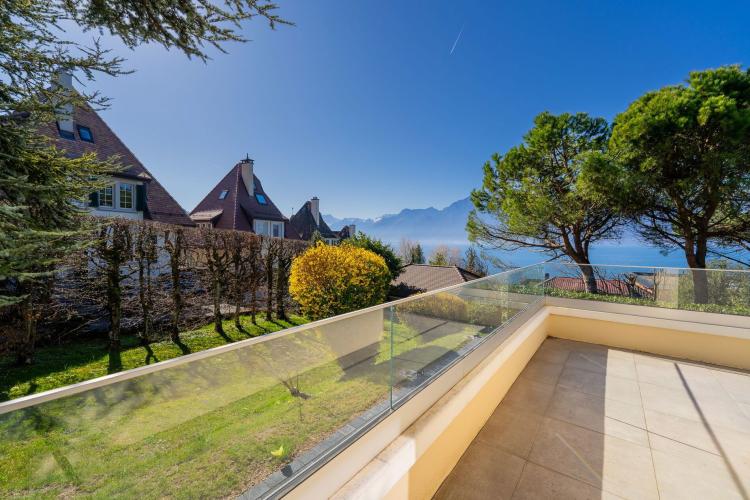 Splendide villa entièrement rénovée avec vue lac