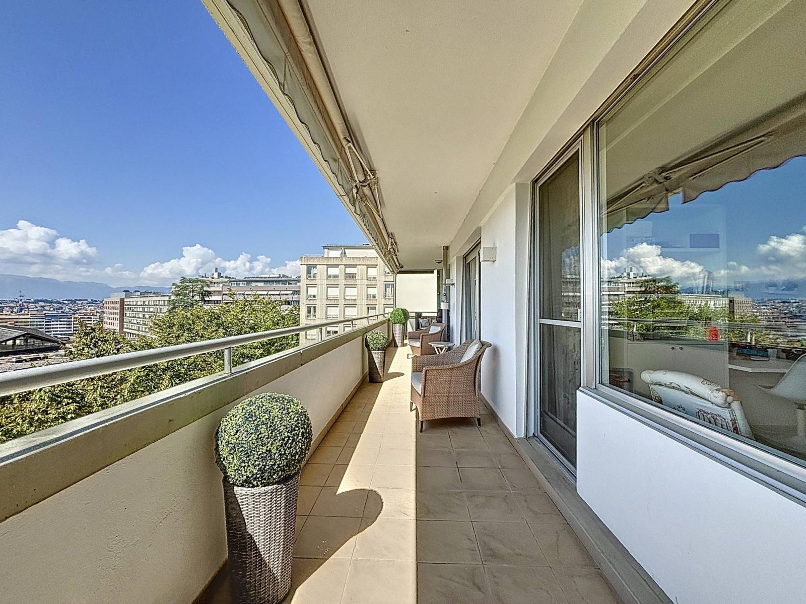 Au coeur de Champel, magnifique appartement traversant de 7.0 pièces