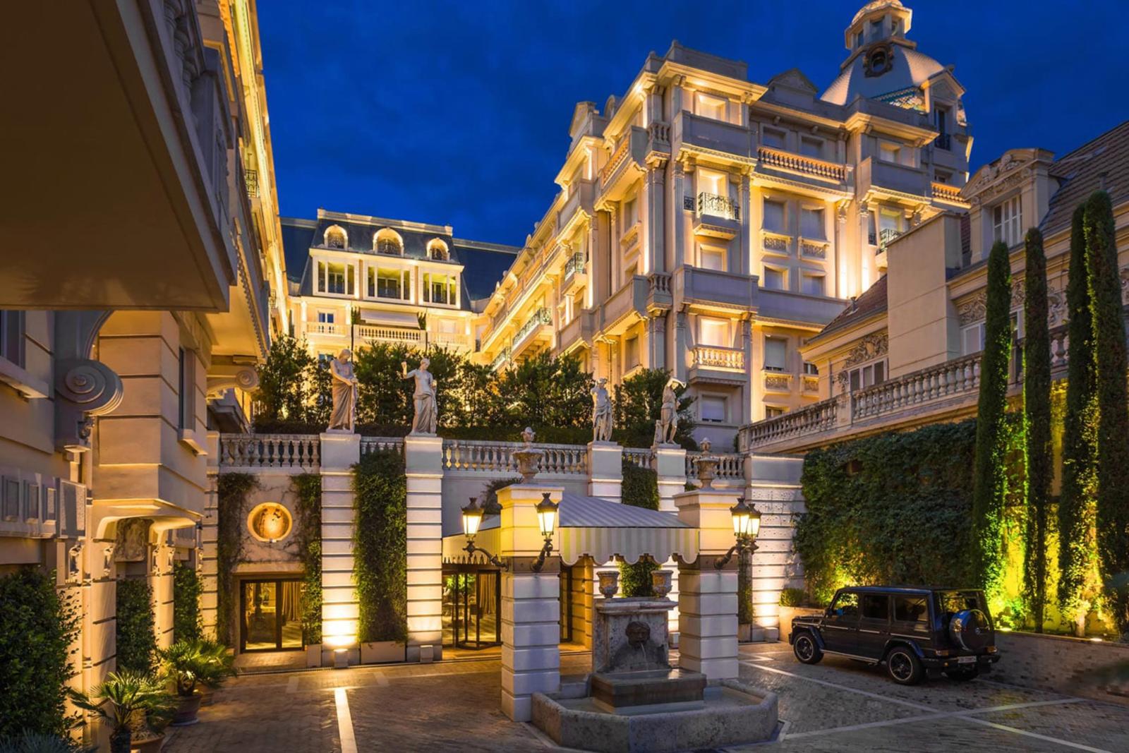 Résidence du Métropole – Élégant appartement de prestige de 4 chambres au cœur du Carré d’Or