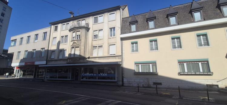Mischgenutztes Rentengebäude zum Verkauf – Delémont