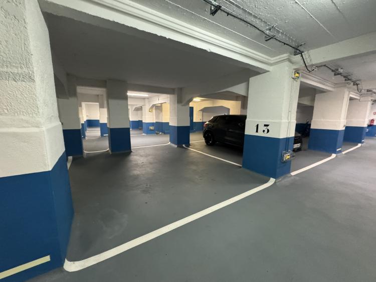 Ermanno Palace: Grand Emplacement de Parking à Vendre