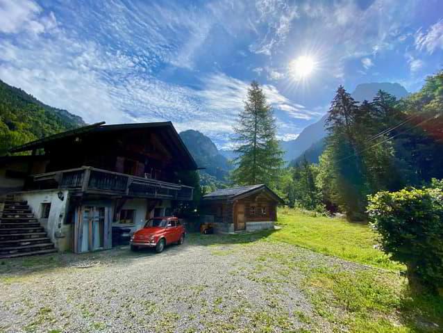 Charmant chalet de 2,5 pièces avec vue panoramique sur les montagnes...