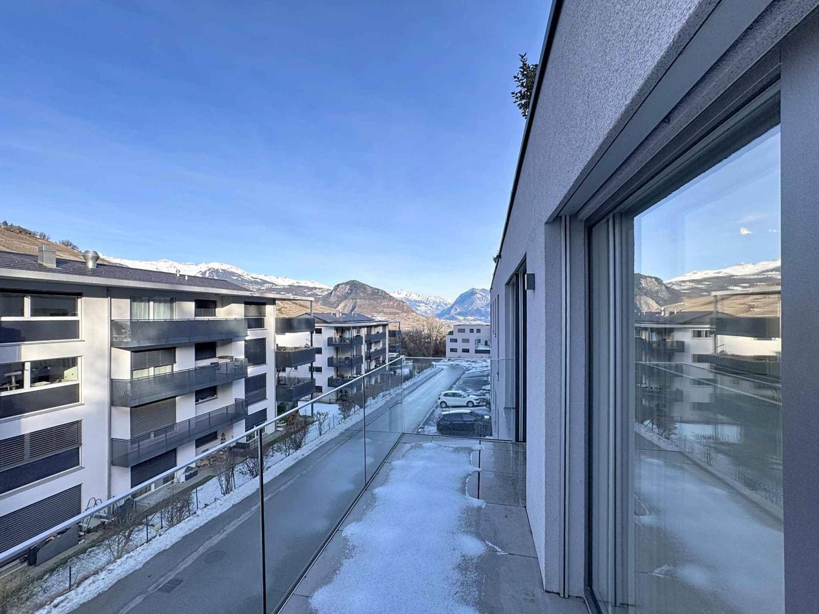 Appartement 4 pièces lumineux avec vue montagne