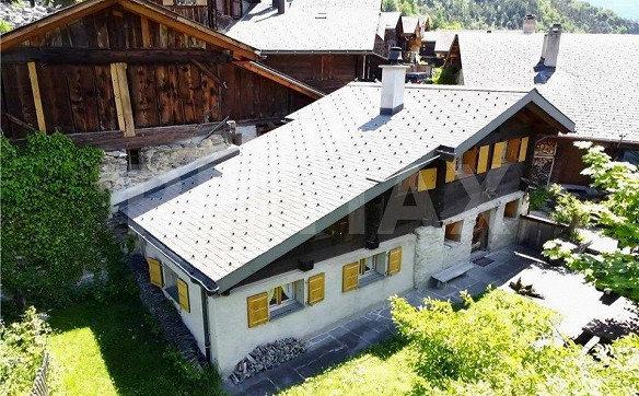 Traditionelles Walliser-Chalet mit Charme im Grünen versteckt