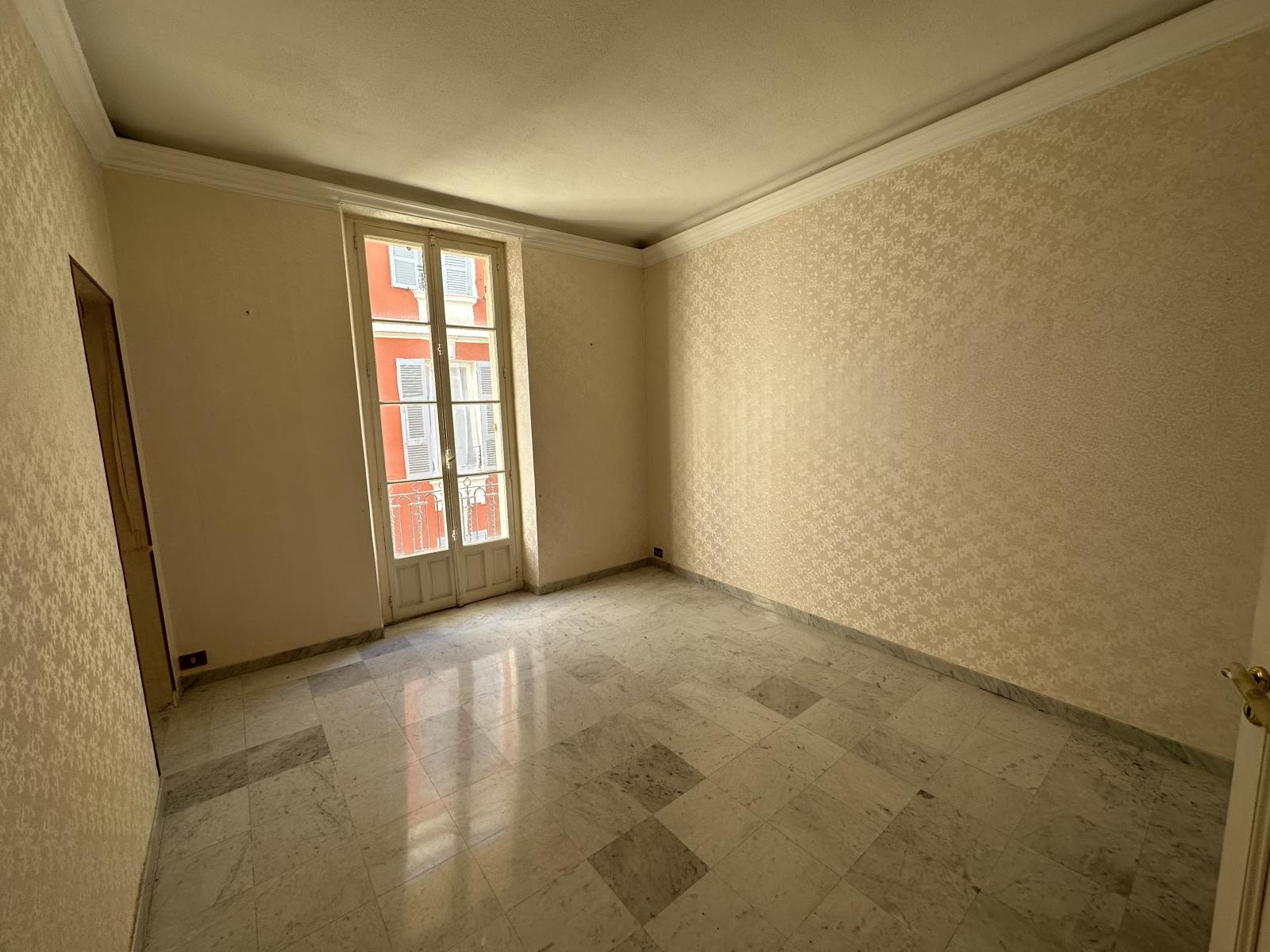 Appartement à rénover au cœur de la Condamine