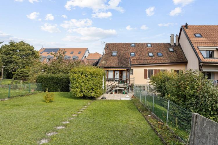 House for sale, Environnement calme au coeur du village (Échichens, Switzerland)
