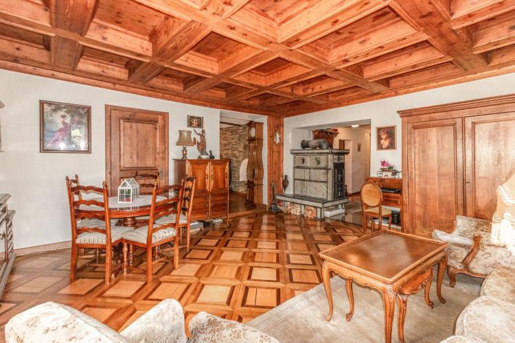 Appartement 4 pièces dans un bâtiment historique de la vieille ville