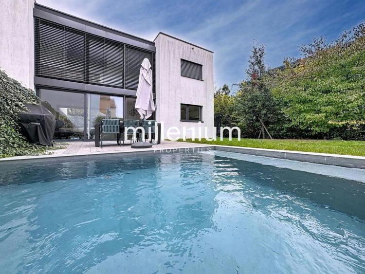 Charmante maison avec piscine au cœur de Chêne-Bourg