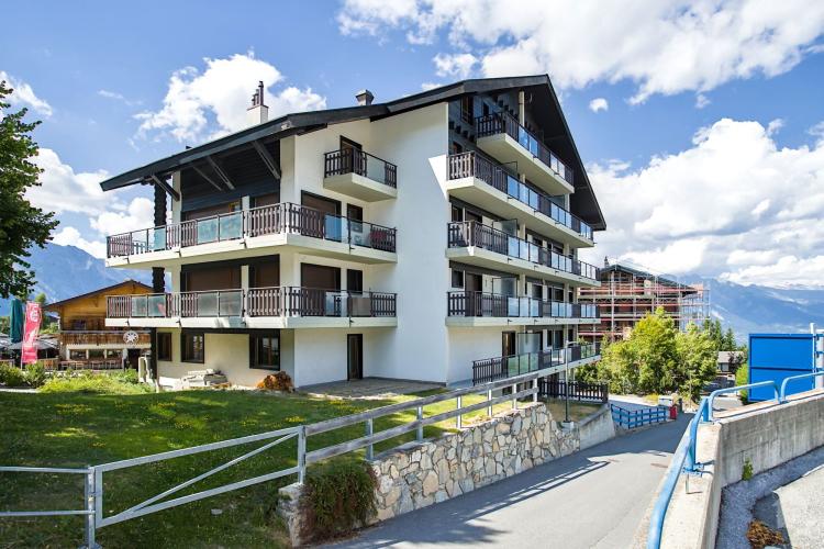 Grand appartement traversant de 5.5 pièces à rénover, 140 m2, terrasse