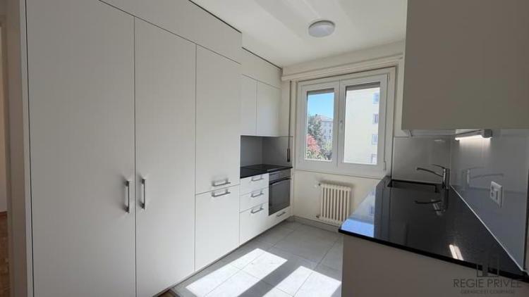 Bel appartement de 2.5 pièces au 2ème étage