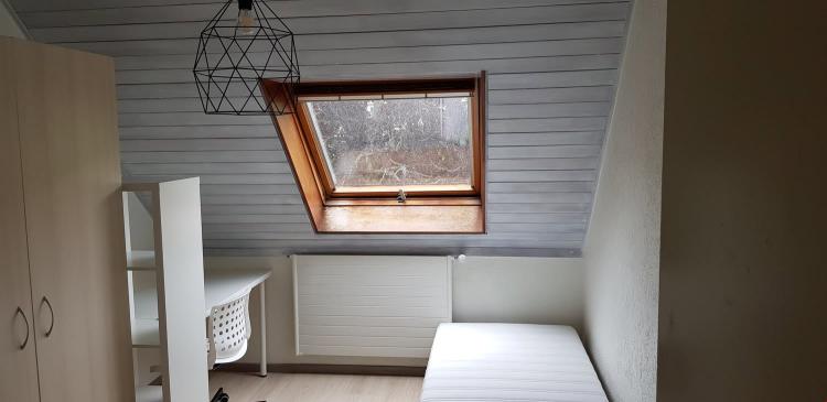 Möbliertes Zimmer
