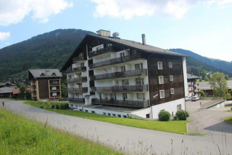 Spacieux 3,5 pièces de 98 m2 + 2 balcons 24 m2 appartement traversant et à l'angle sud de l'immeuble