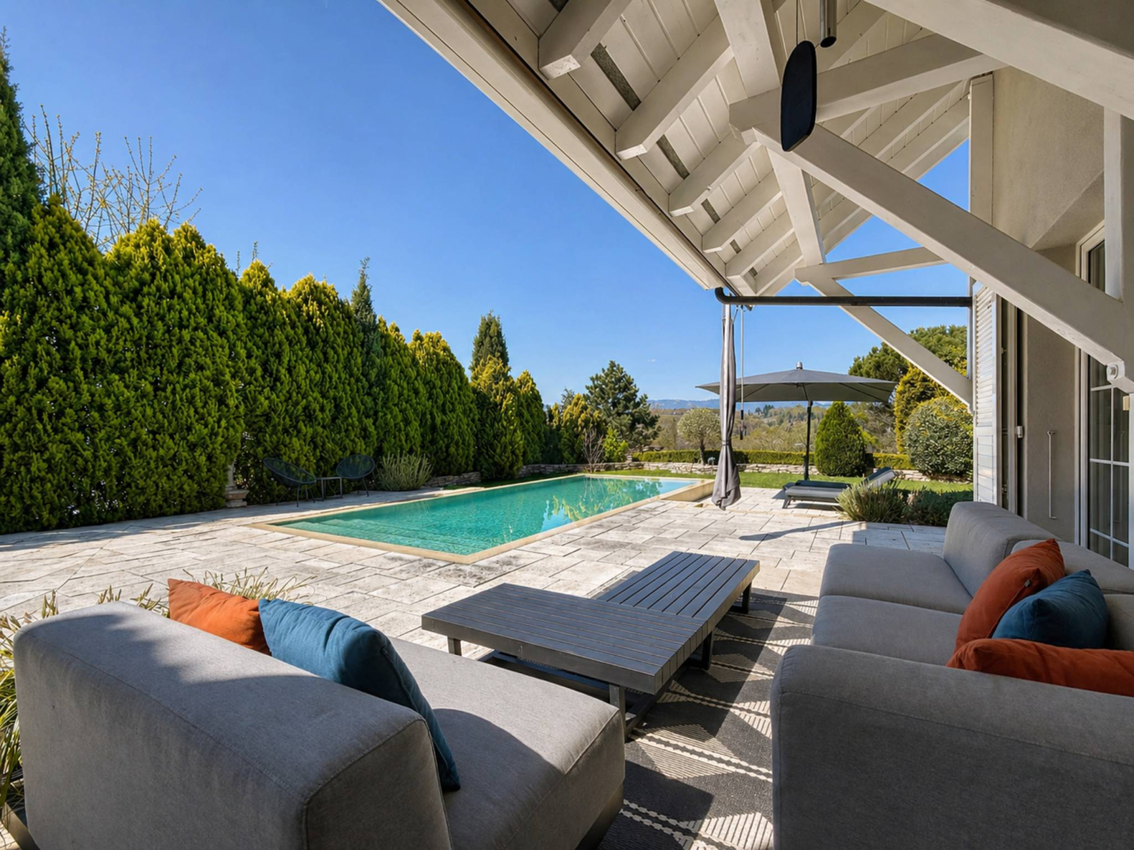 Villa d'exception avec piscine à débordement