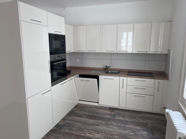 En vieille-ville, appartement de 3,5 pièces entièrement rénové au 1er étage
