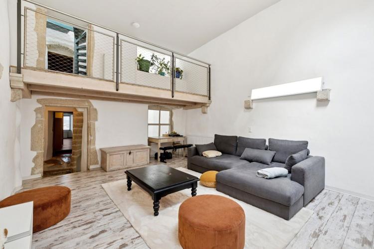 Charmante et spacieuse maison de ville, entièrement rénovée.