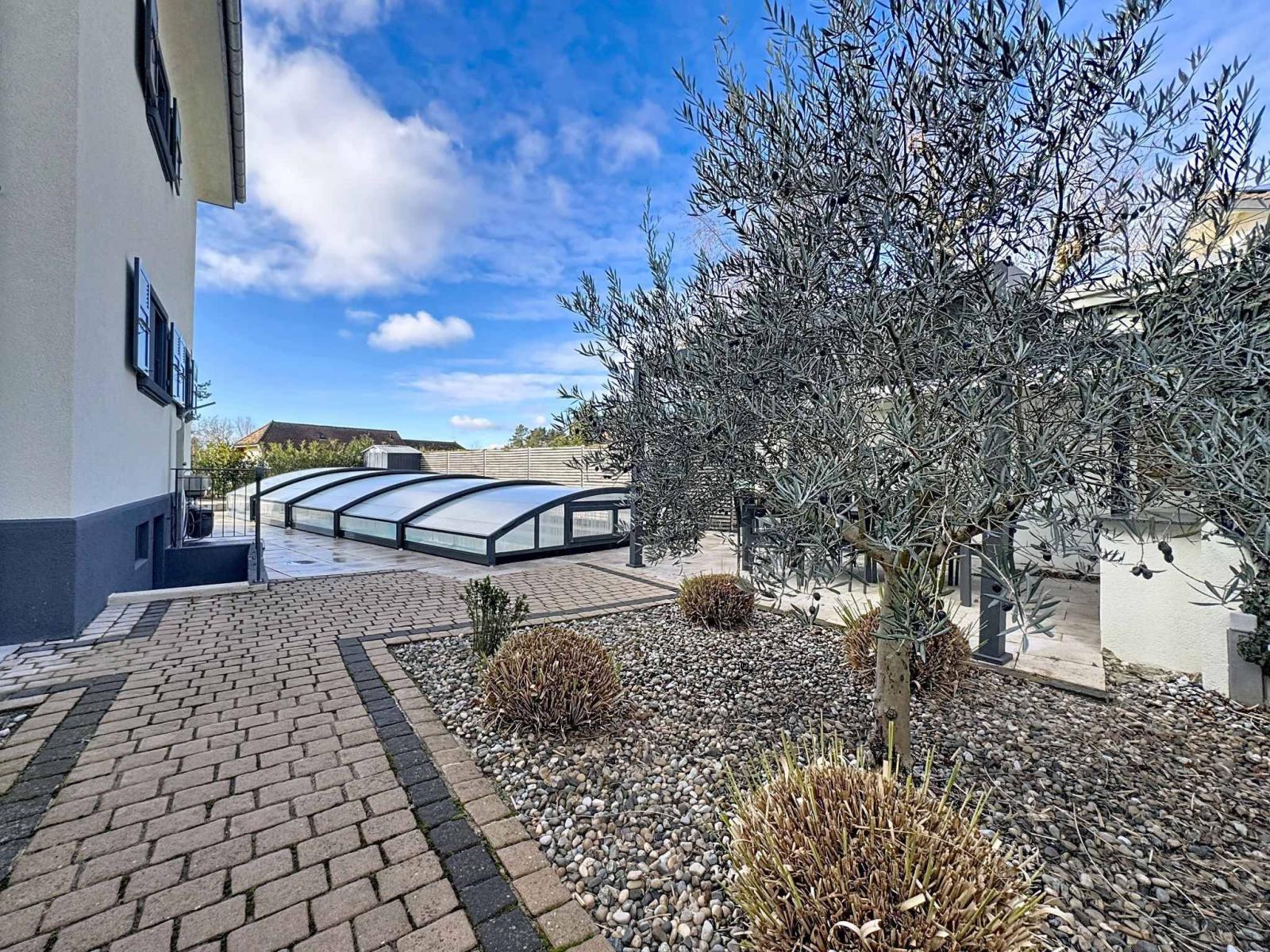 Villa semi-indépendante avec piscine