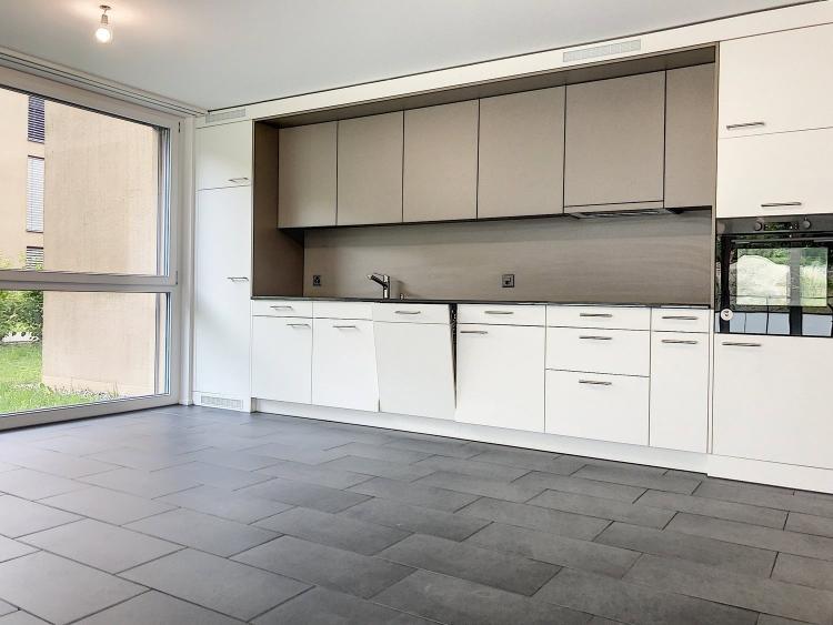 SUPERBE LOGEMENT LUMINEUX, SPACIEUX ET IDEALEMENT SITUE