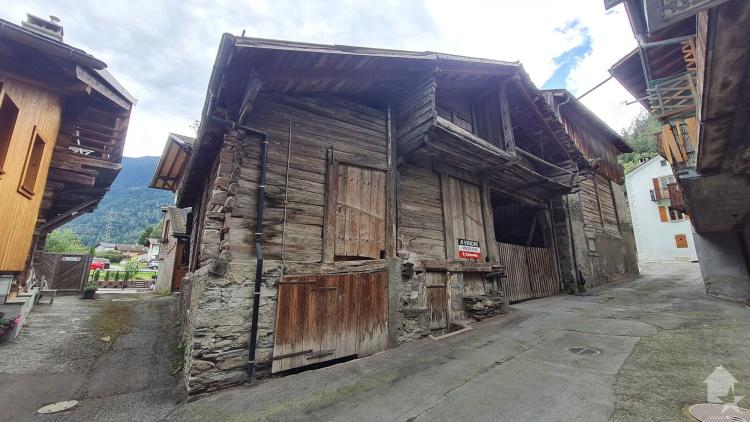 Une grange à rénover au coeur du village de Sembrancher