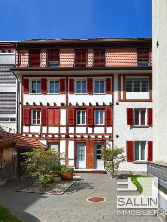 LUMINEUX APPARTEMENT DE 3½ PIECES MANSARDE