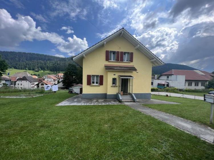 Charmante villa individuelle de 5,5 pièces, avec jardin et garage