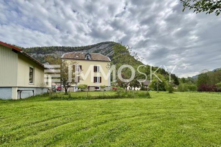 Maison avec 2 appartements à 20 min. de Neuchâtel