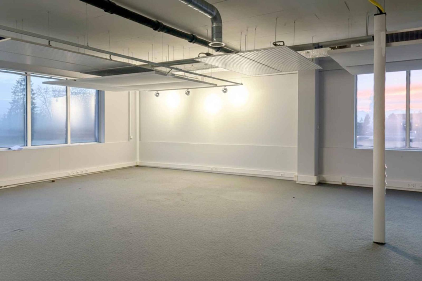 Ateliers et bureaux aménagés de 732 m² – Meyrin