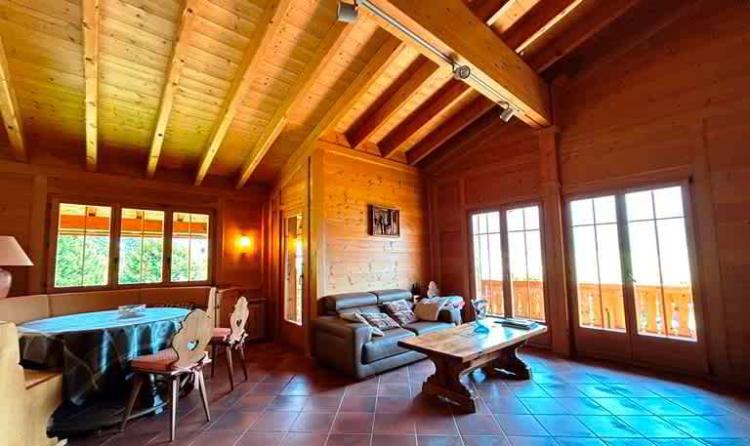 Charmantes 5,5-Zimmer-Dachwohnung in Château-d'Œx