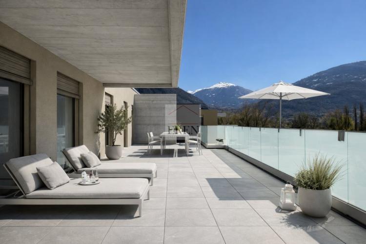 Spacieux attique 4,5 pièces neuf avec terrasse panoramique de 68 m2
