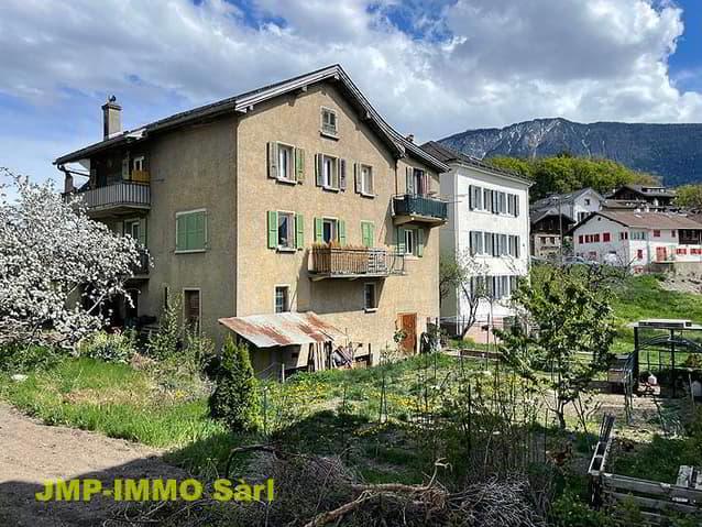 À saisir au coeur du village de Miège Valais