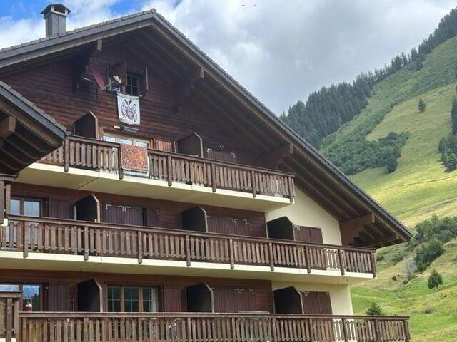 Les Trois Sapins, à l'entrée des Mosses : appartement duplex à l'étage